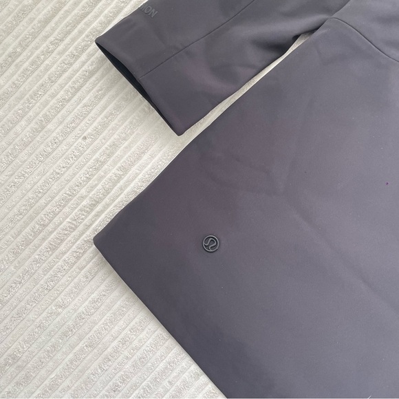 Lululemon Womens Soft Shell Waterproof Performance Jacket - Picture 10 of 12